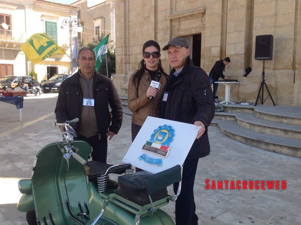  “Vespauguri” in piazza: Sporting Club e Motovespa organizzano il volo della colomba della pace VIDEO