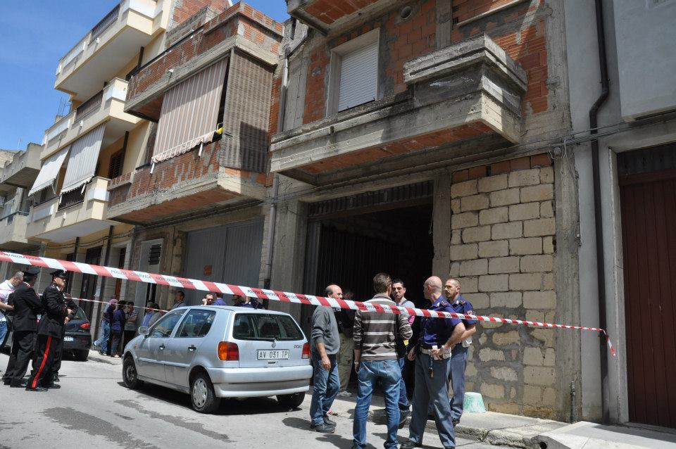  Casa messa all’asta, un uomo si dà fuoco a Vittoria: ferite anche la moglie e la figlia