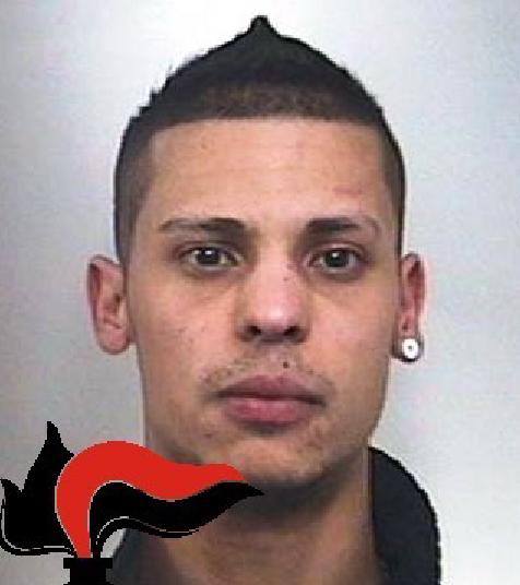  Spaccia droga e sfugge alla custodia cautelare: arrestato a Santa Croce un 24enne tunisino