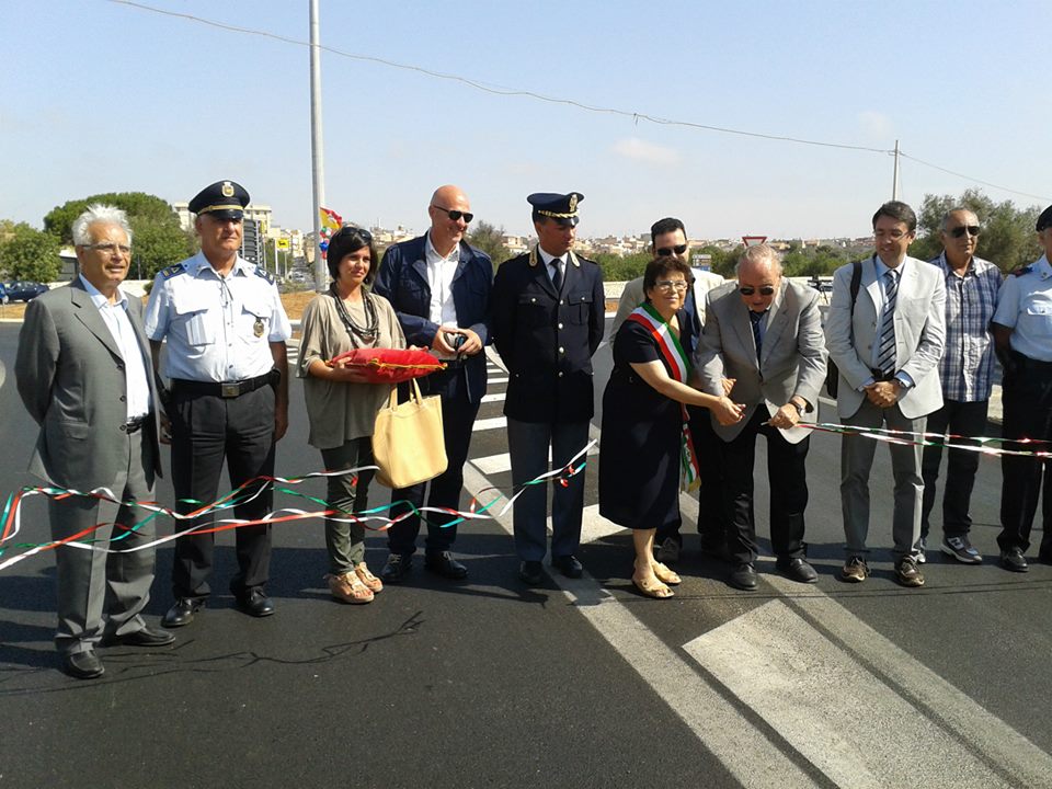  Inaugurata la rotatoria sulla Santa Croce-Marina di Ragusa: “E’ un’opera fondamentale”