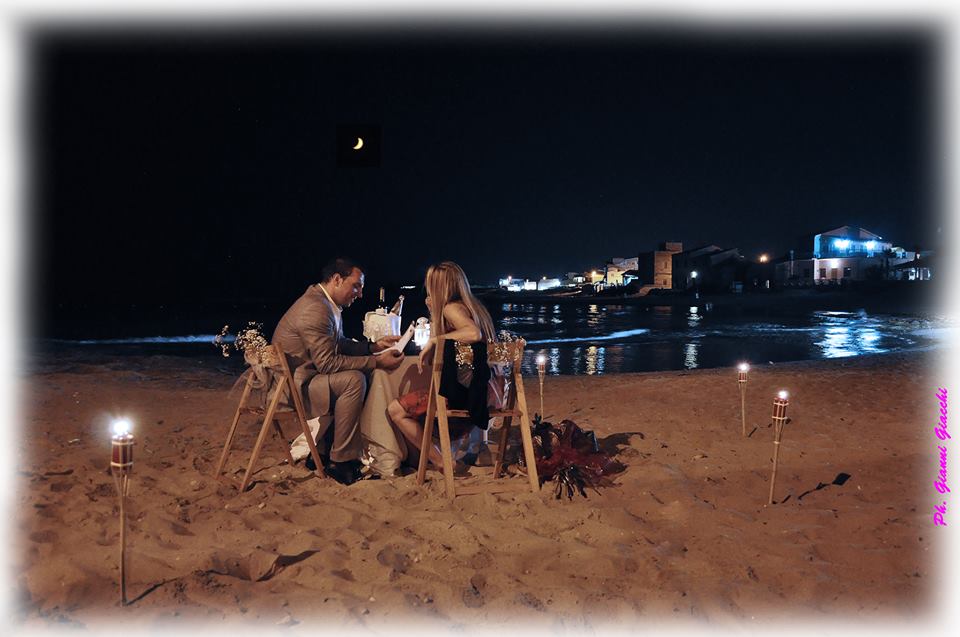  Una promessa d’amore sulla spiaggia di P.Secca: coppia belga riscopre il romanticismo FOTO