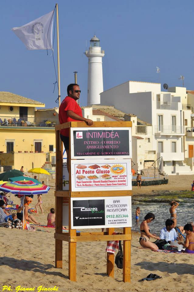  Casuzze: due giovani rischiano di annegare al largo, salvati dai bagnini della Sea’s Life