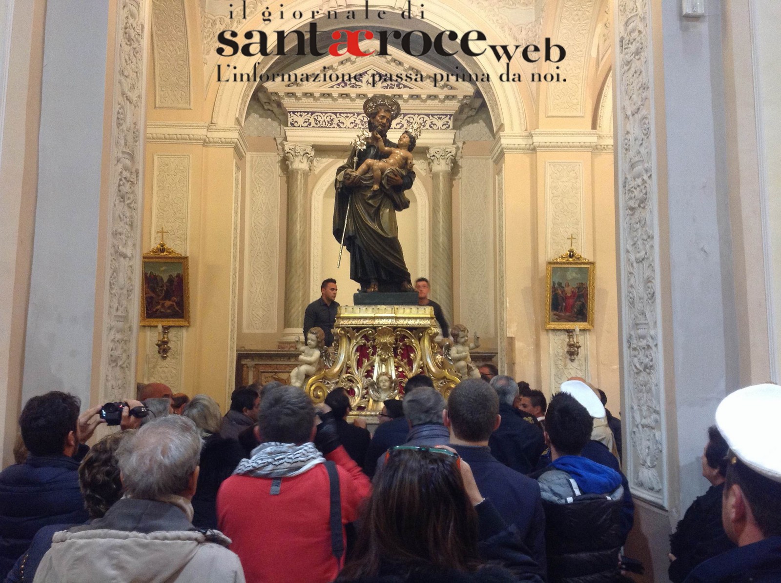  SAN GIUSEPPE RITORNA NELLA SUA SEDE: UN BAGNO DI FOLLA E IL VOLO DELLE LANTERNE PER SALUTARLO VIDEO