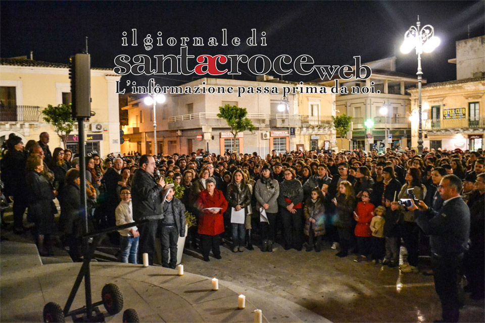  “Alessandro ha aperto gli occhi”: la piazza di S.Croce si riempie di fiaccole per lui GUARDA FOTO E VIDEO