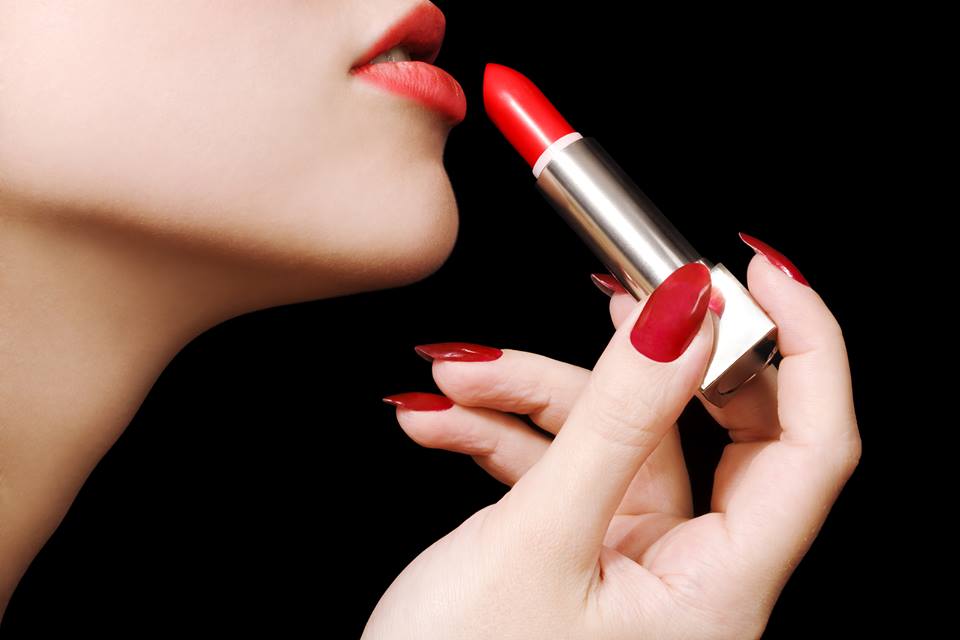  Il rossetto è l’arma di seduzione per eccellenza. E non tramonterà mai RUBRICA MODA E TENDENZE