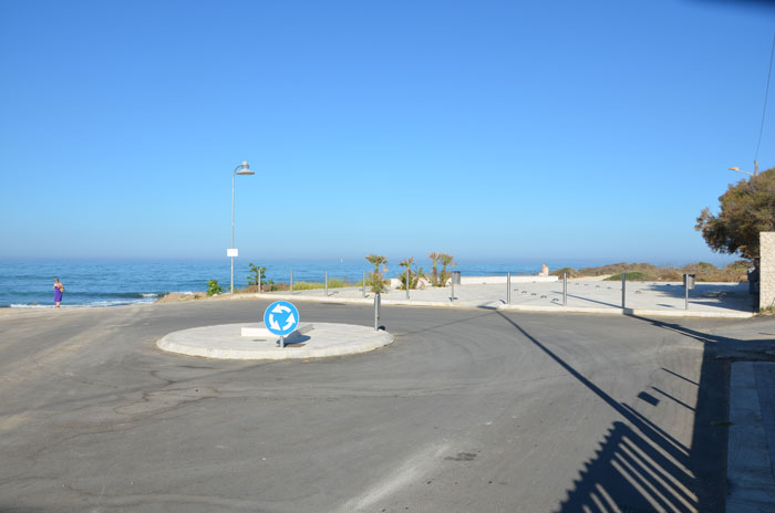  Punta Braccetto, rumeni e tunisini si sfidano a colpi di bottiglia: un paio di feriti, gli altri scappano