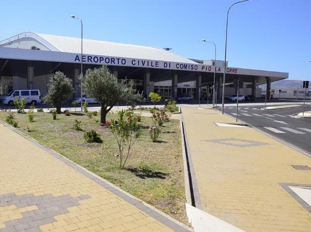  Comiso, il Rotaract riqualifica le aree verdi dell’aeroporto Pio La Torre: domenica l’inaugurazione