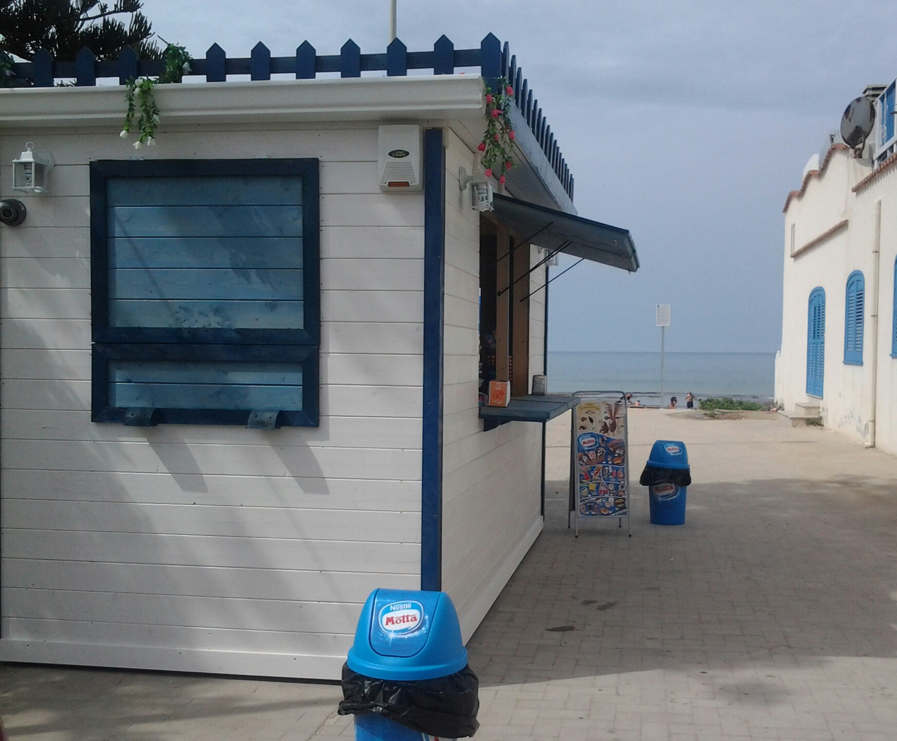  Punta Secca, un angolo di paradiso e di ristoro sulla spiaggia del Palmento: il “Chiosco dei Tramonti”