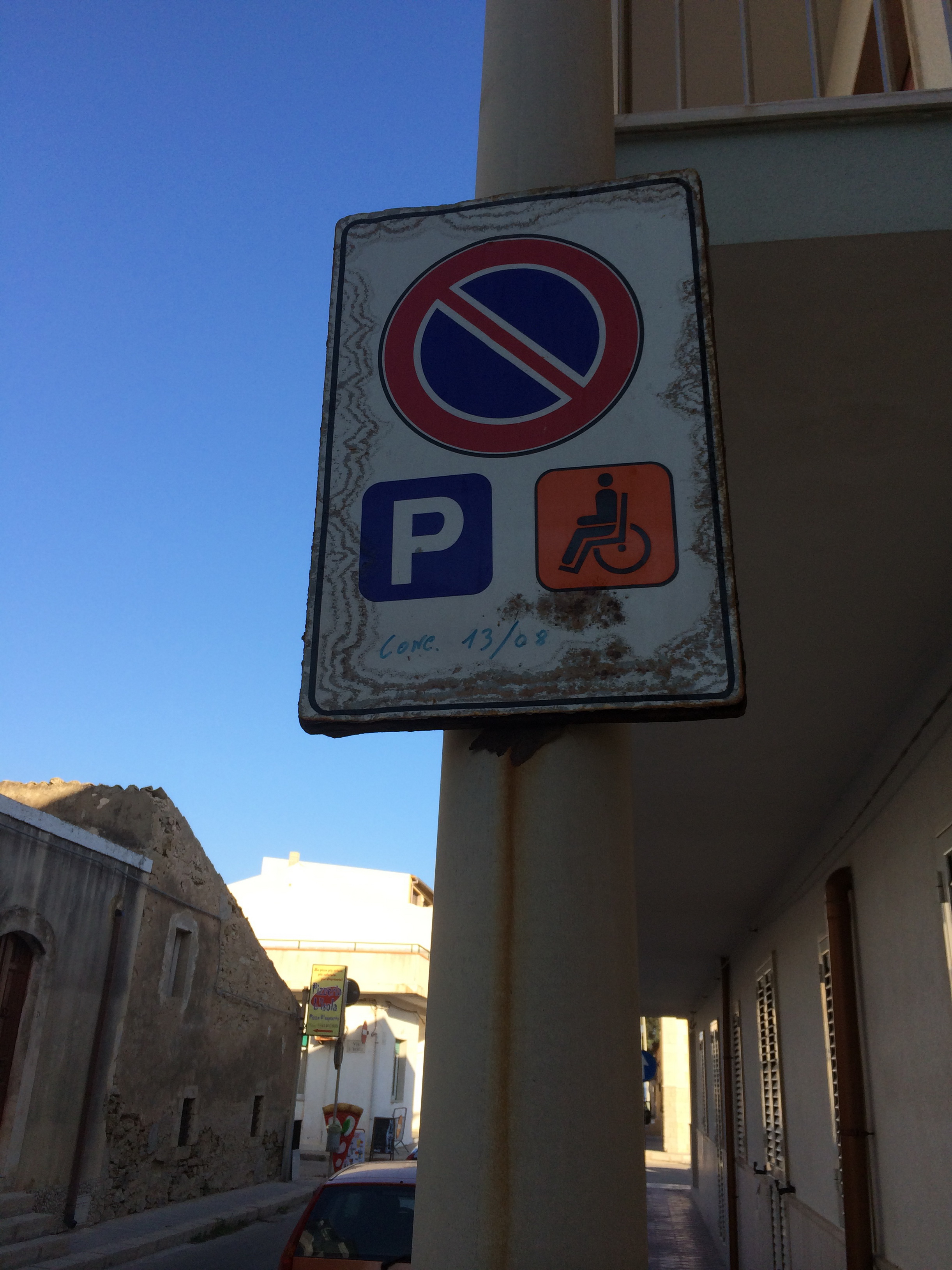  Punta Secca, pronta una “indagine” sui parcheggi per disabili: secondo l’Adiconsum ci sono delle anomalie