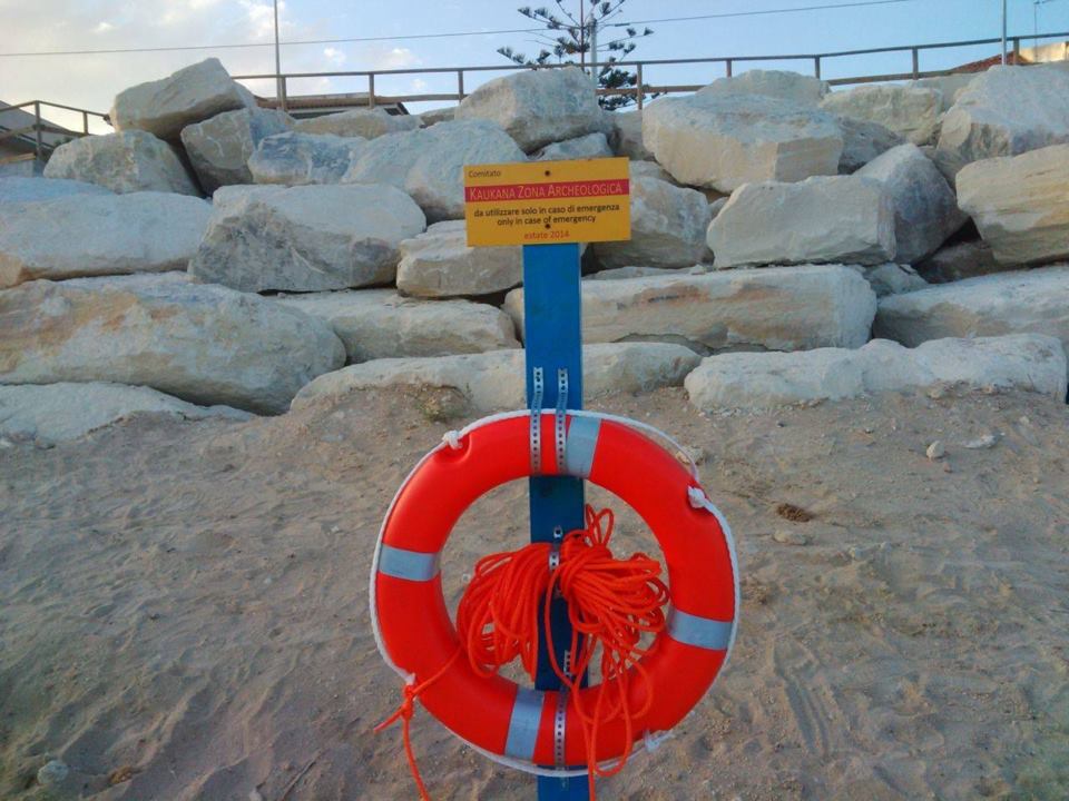Caucana, paura in mare per sei bagnanti. Il Comitato: “Presidio di salvataggio in ogni spiaggia”
