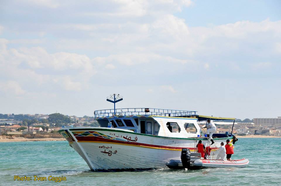  Sbarco fantasma sulla spiaggia di P.Secca: rinvenuto un peschereccio, ma a bordo non c’era nessuno