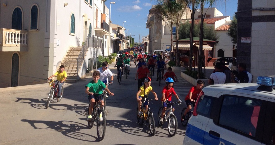  Andare in bicicletta fa bene al fisico e alla mente: la nuova puntata della nostra rubrica SALUTE E BENESSERE