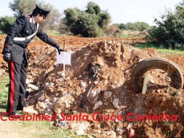  Bruciavano rifiuti in un terreno vicino Casuzze: effettuate tre denunce e il sequestro dell’area
