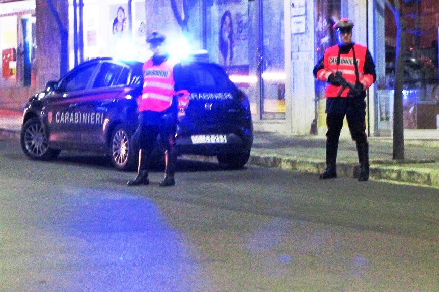  Sorpreso mentre tenta di rubare un’auto: arrestato algerino di 34 anni