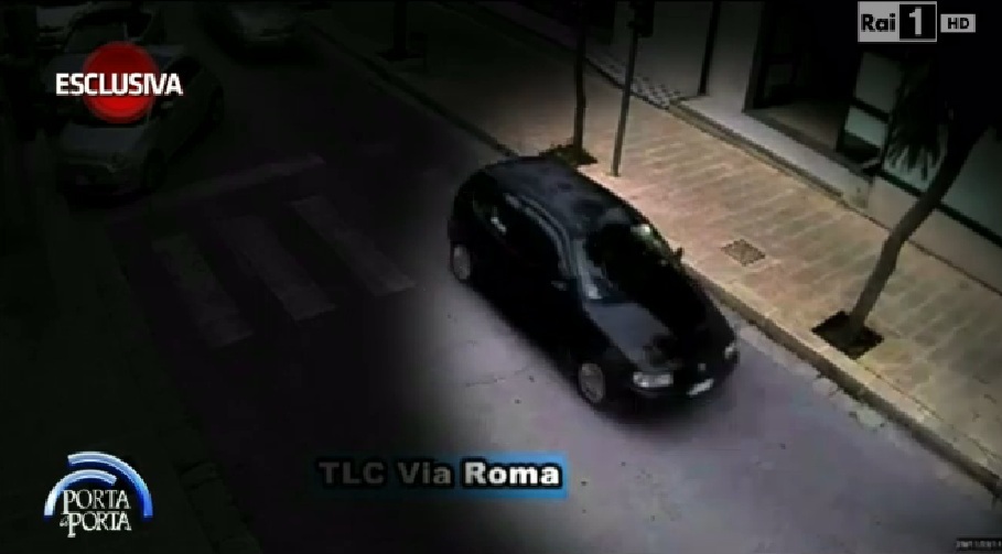  Il video che inchioda (?) Veronica: “Al semaforo la sua auto svolta a sinistra”