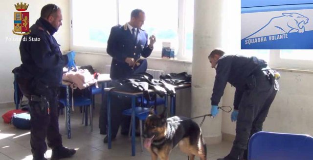  Scuola, giro di vite contro la droga: controlli a tappeto della Polizia