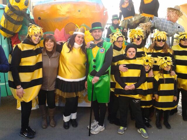  Via al carnevale fra carri e mascherine: il martedì grasso si replica FOTO