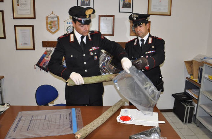  Comiso, carabiniere placa una rissa fra vicini: colpito da una bastonata