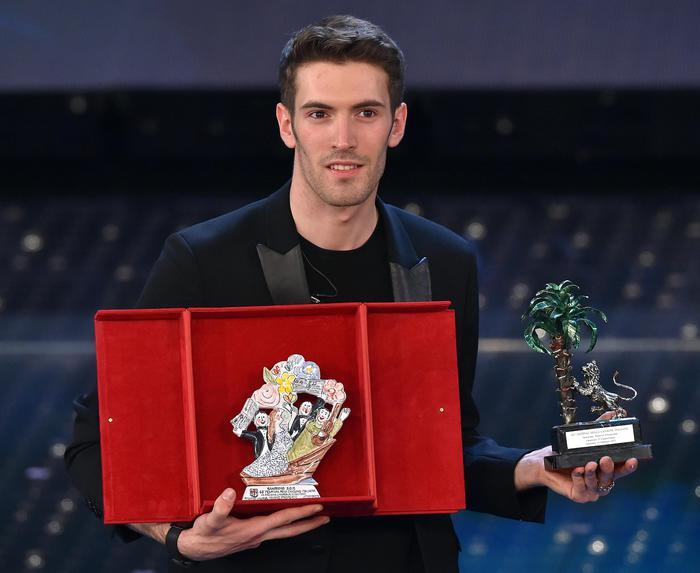  Giovanni Caccamo conquista Sanremo: il modicano vince fra i giovani