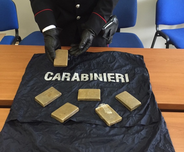  Droga, arrestati due tunisini di S.Croce: avevano addosso 600 gr di hashish