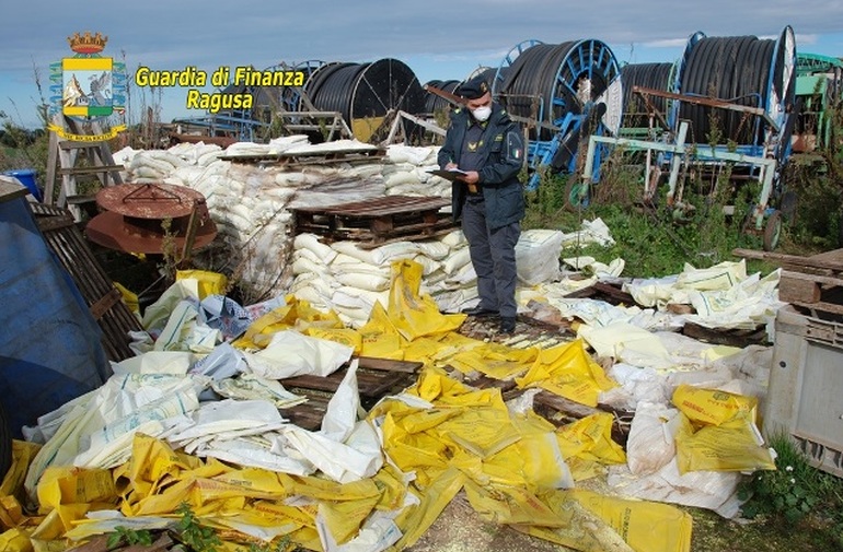  Sequestrata discarica abusiva di c.da Piombo: oltre 100 tonnellate di rifiuti