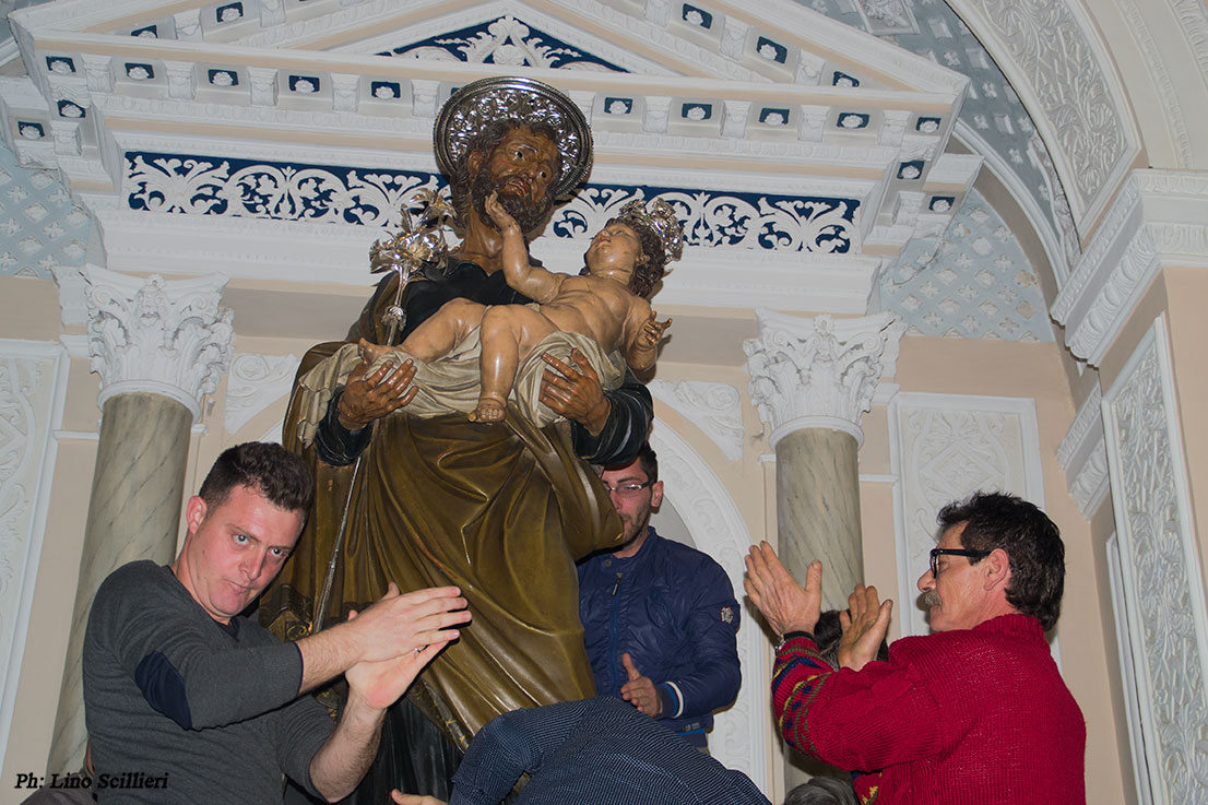  San Giuseppe, emozione per la ‘scinnuta’: foto e video nel nostro speciale
