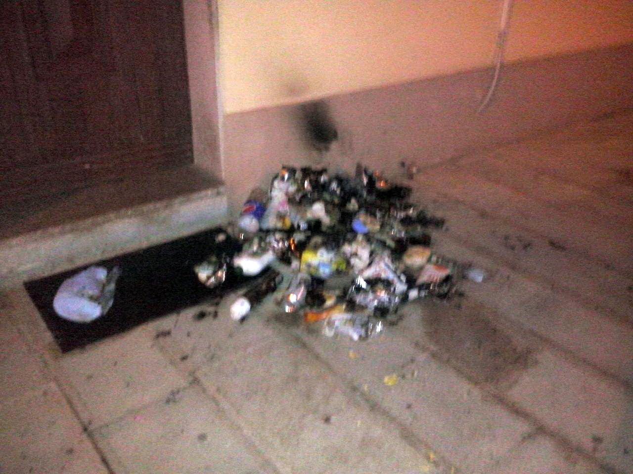  Rogo in centro a Santa Croce: bruciato un sacco della spazzatura