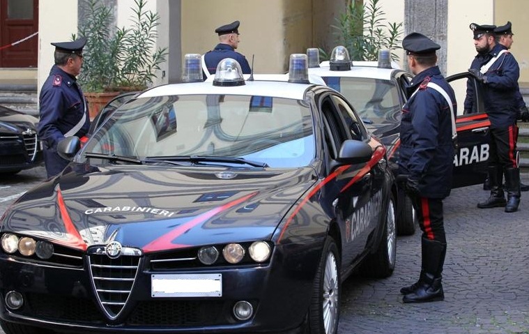  Chiaramonte Gulfi – Spaccia durante i festeggiamenti del Carnevale: denunciato un 20enne extracomunitario