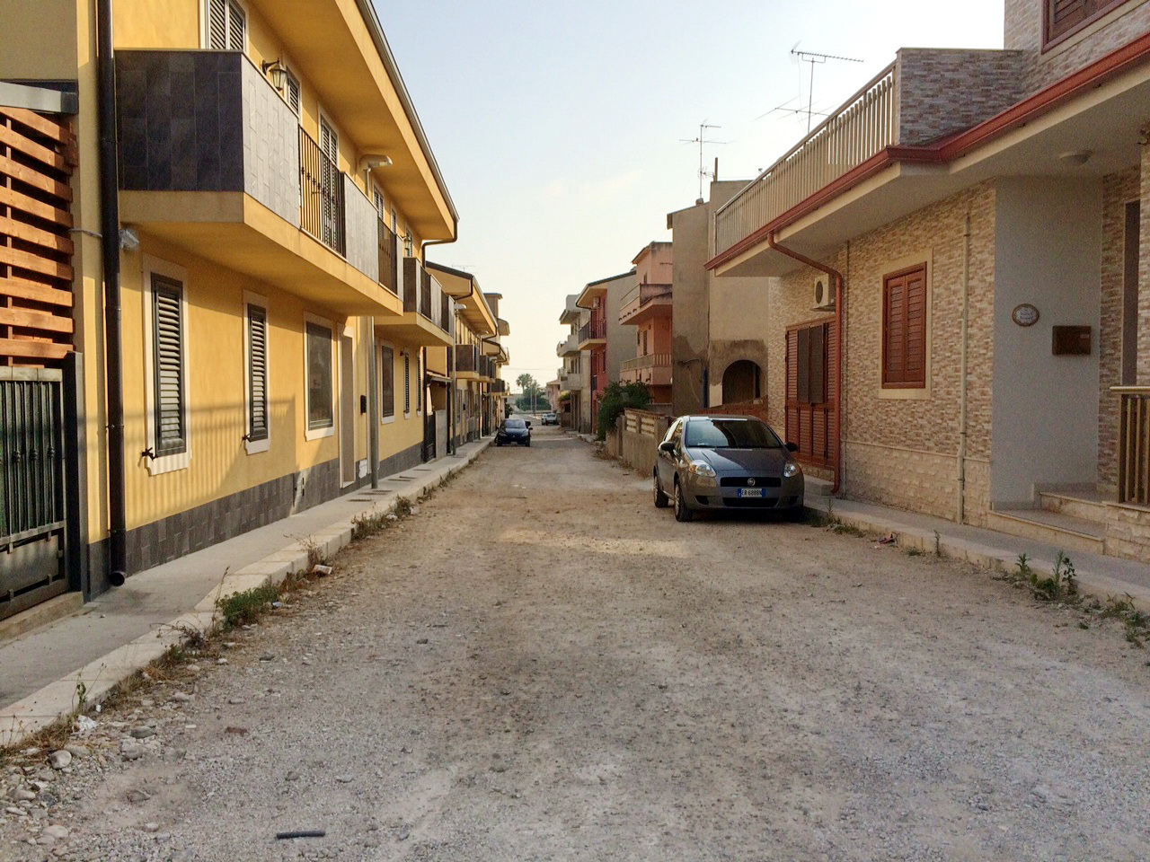  In via Cappello torna la luce: sarà tutta asfaltata entro fine agosto