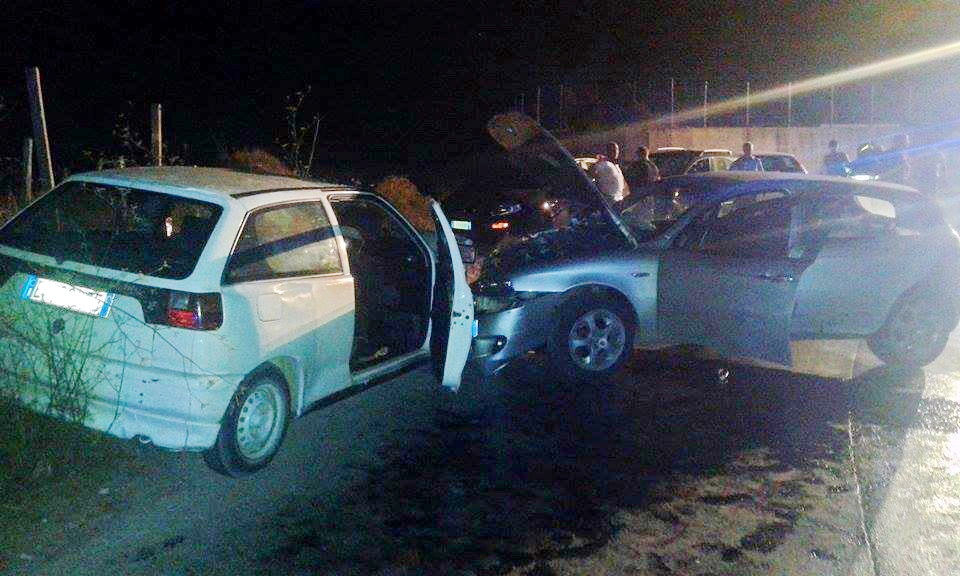  Vittoria – Incidente automobilistico in c.da Alcerito: due feriti, una persona in fuga