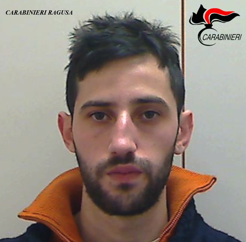  Vittoria – Trovata hashish in casa, pregiudicato arrestato dai carabinieri e condotto ai domiciliari