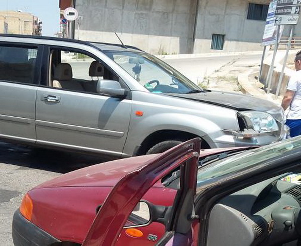  Incidente fra due auto alle porte di Santa Croce: un ferito non grave
