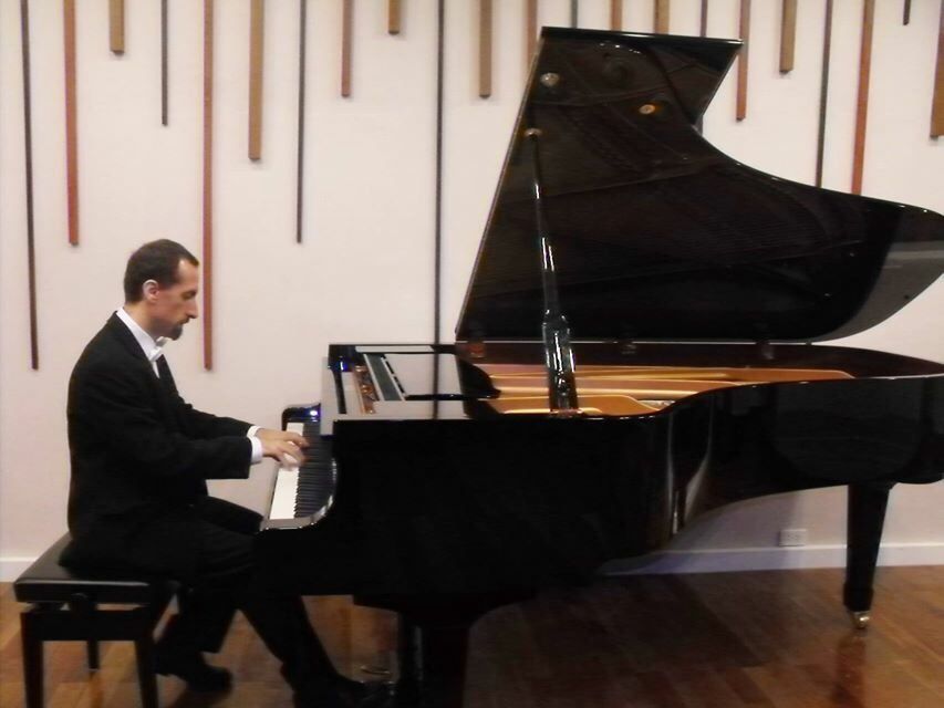  Il maestro Firrincieli in concerto a Donnafugata: “Insegno musica a Bangkok”