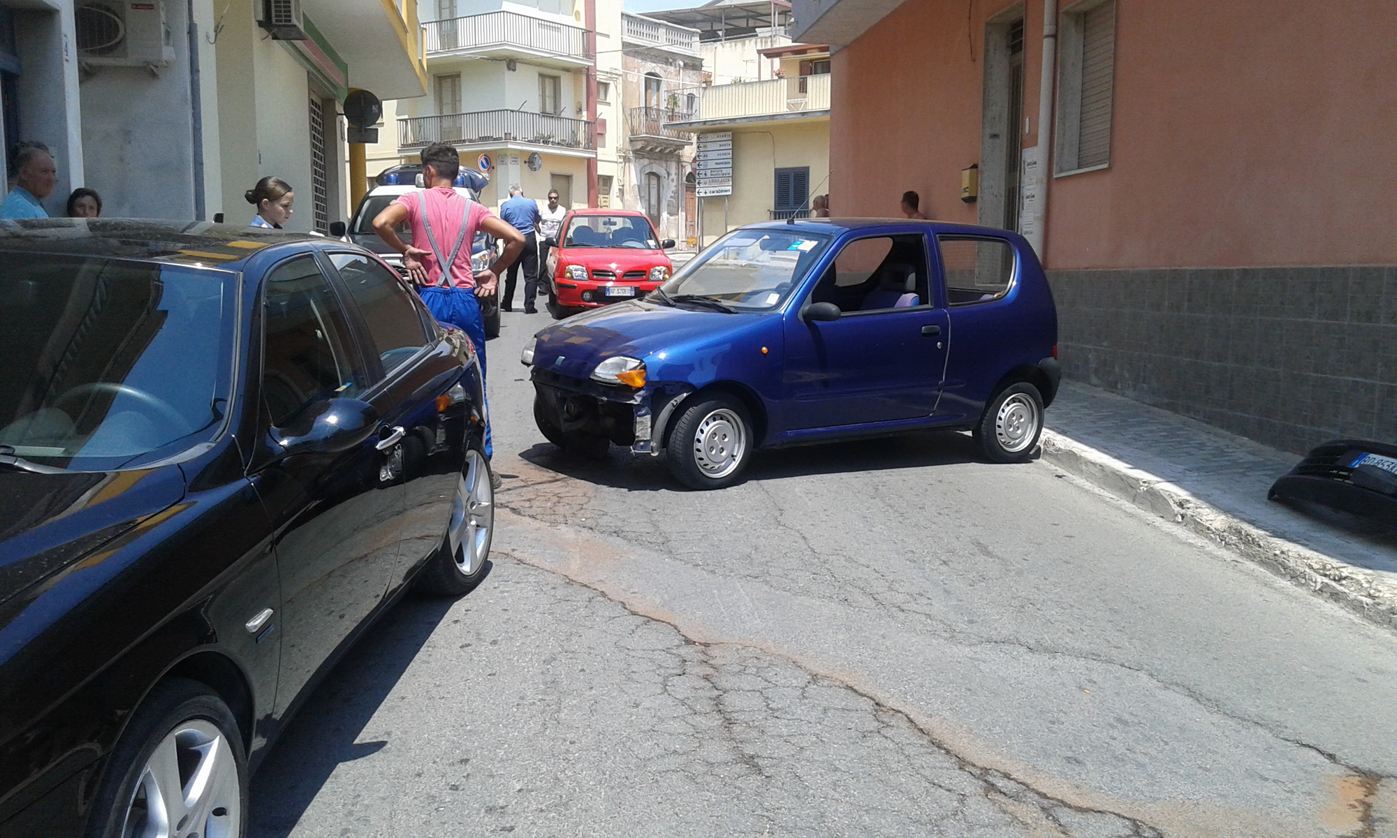  Santa Croce – Incidente in via Mazzarelli, impatto tra due auto: traffico in tilt per alcuni minuti