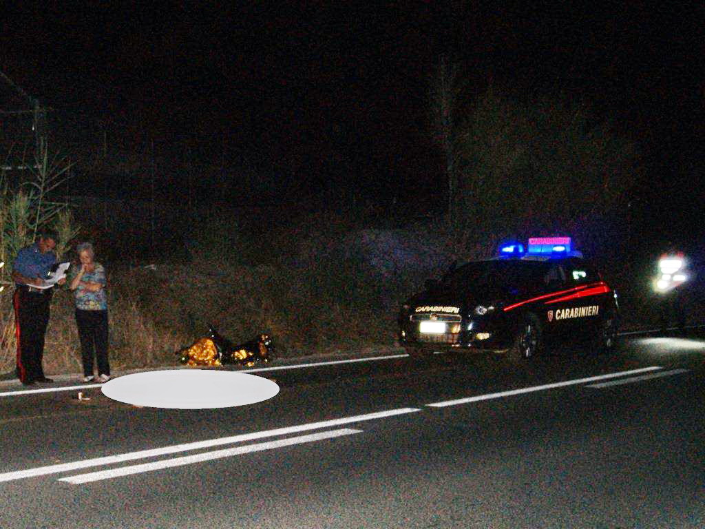  Investito da auto pirata sulla S.Croce-Scoglitti: muore tunisino di 36 anni