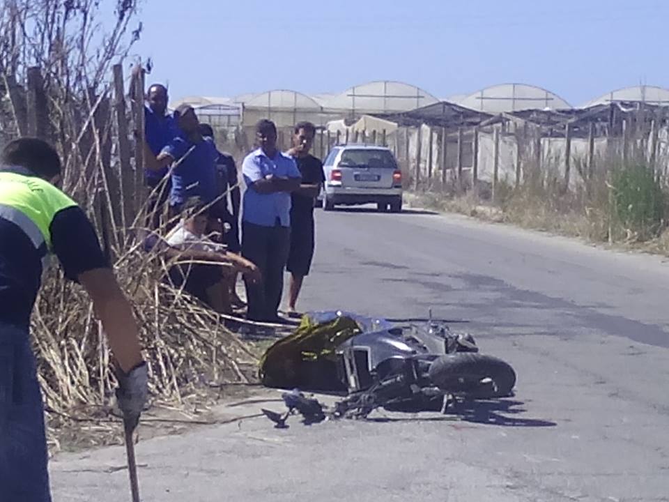  Scontro sulla Santa Croce-Punta Braccetto: muore tunisino di 22 anni