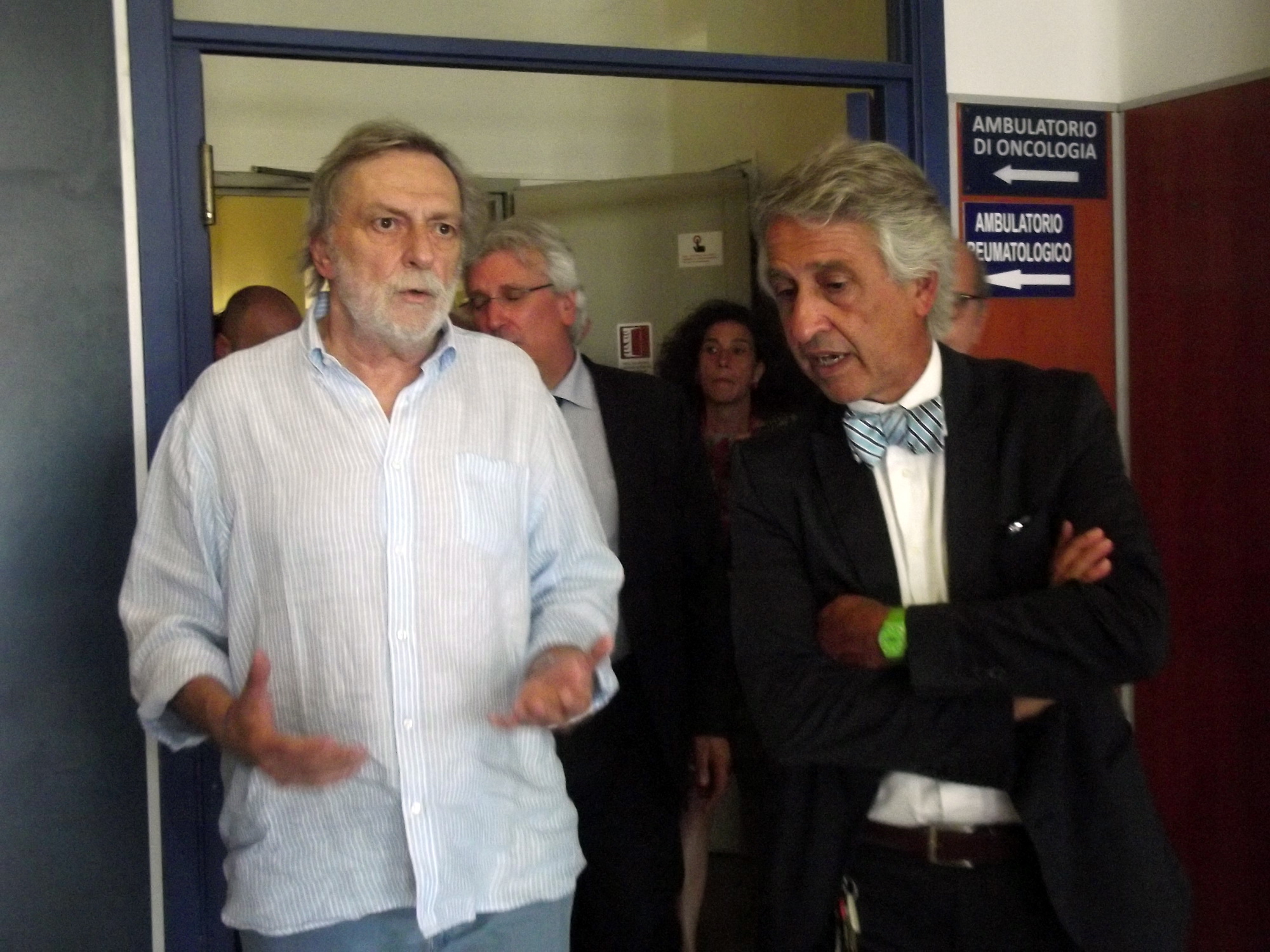  Comiso – Gino Strada in visita presso il Regina Margherita. L’attuale struttura diventerà ospedale di Emergency?