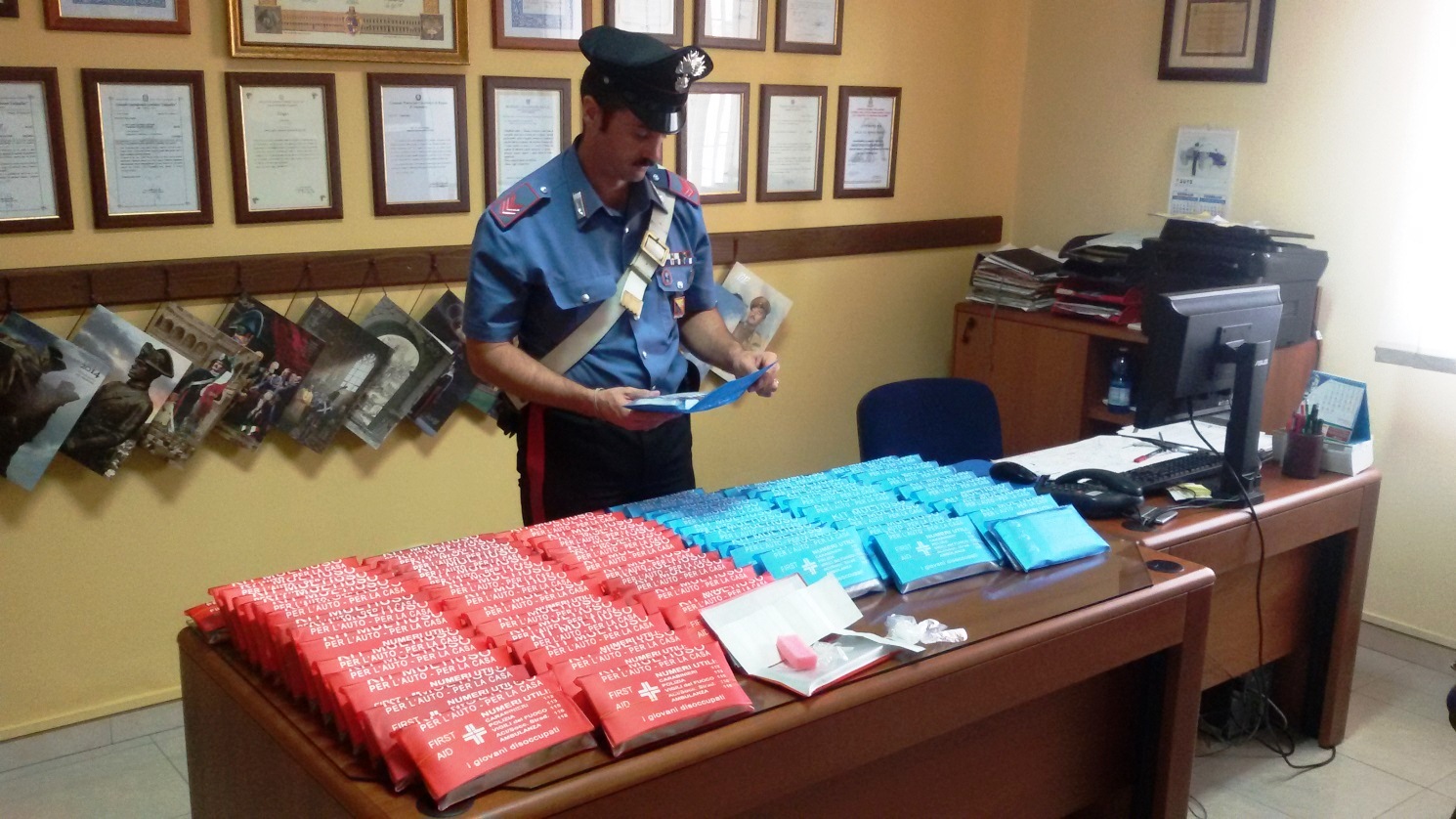  Acate – Vendevano kit di pronto soccorso contraffatti in Piazza Matteotti, 4 denunciati