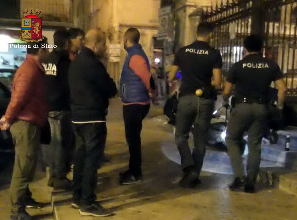  Modica – Controlli antidroga nei locali della movida del centro storico, diverse denunce e sequestri di armi VIDEO