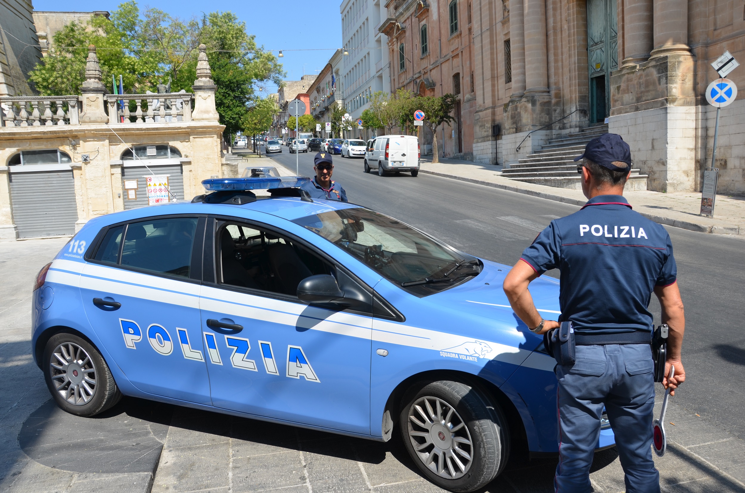  Ragusa – Denunce ed espulsioni. Intensificati i controlli della Polizia, 50 arresti domiciliari
