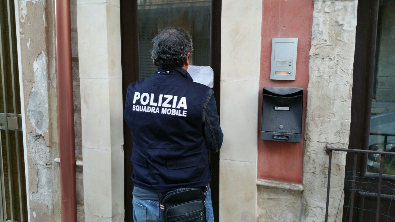  Ragusa – La Polizia individua l’ennesima casa a luci rosse, vicino alla chiesa dei “Cappuccini” VIDEO