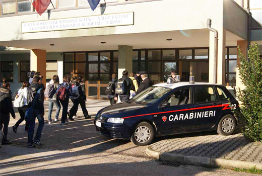  Comiso-Acate – Perquisizioni antidroga nei pressi delle scuole, arrestato un incensurato e segnalate 3 persone