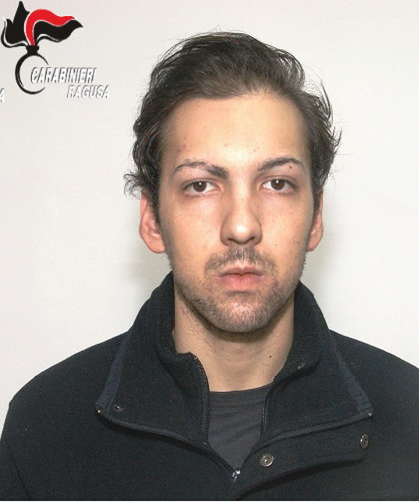  Ragusa – Droga in camera da letto, giovane spacciatore arrestato con 50 grammi di hashish e marijuana