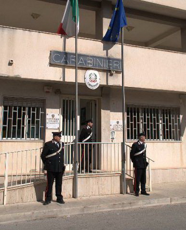  I carabinieri controllano via Roma: incessante lavoro per la sicurezza