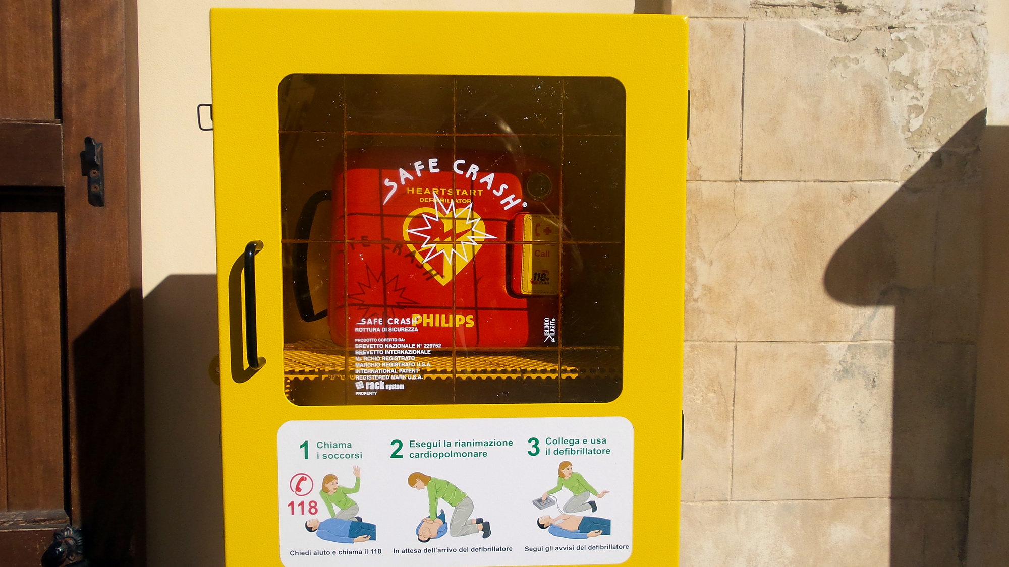  Palazzo di città, attivo il defibrillatore: collegato a un sistema telematico