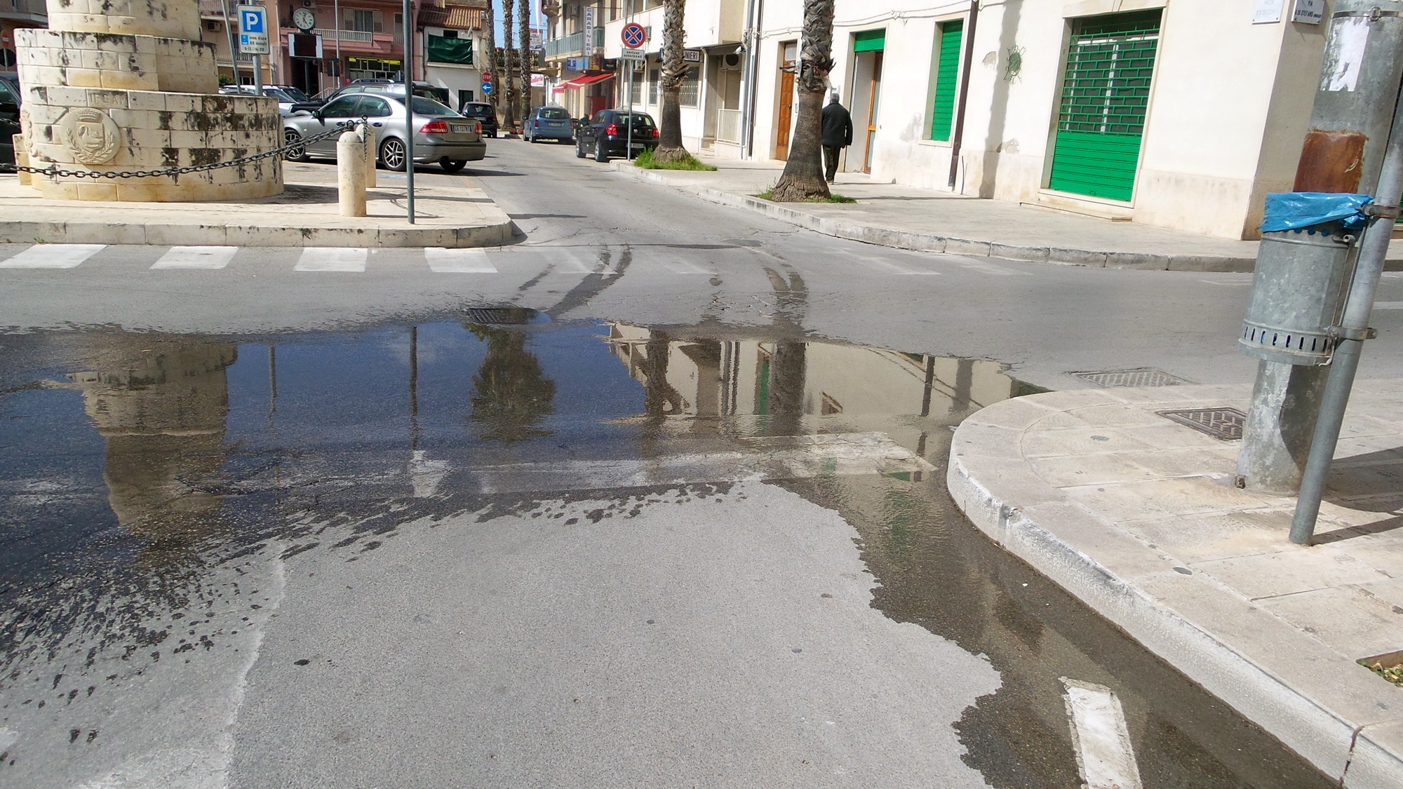  Perdita d’acqua fra via Rinzivillo e piazza Celestri: disagi alla circolazione