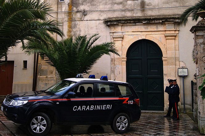  Monterosso Almo – Vicini di casa si accorgono dei ladri: chiamano carabinieri e sventano il furto