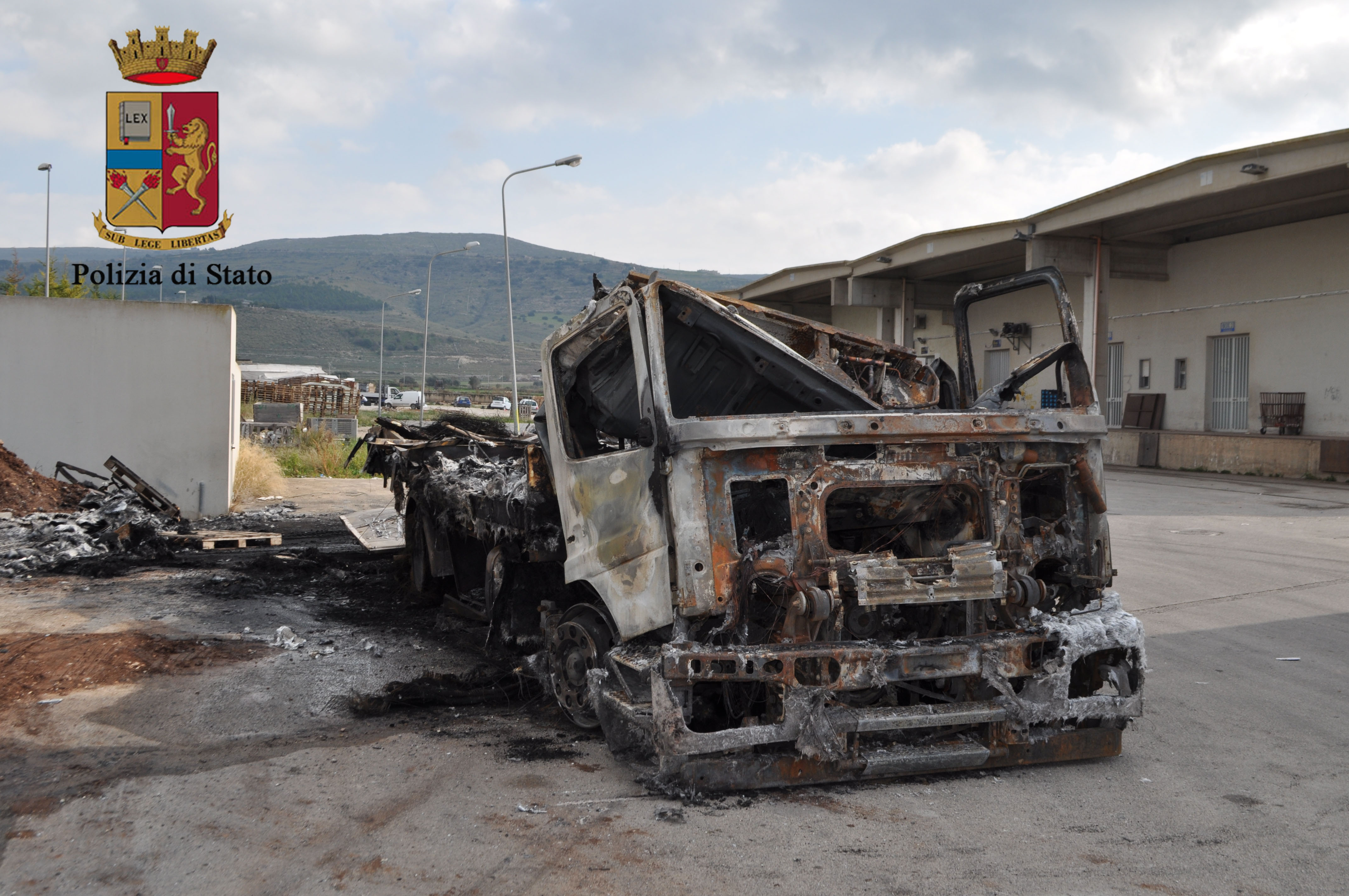  Comiso, incendiò tir al mercato ortofrutticolo: arrestato responsabile