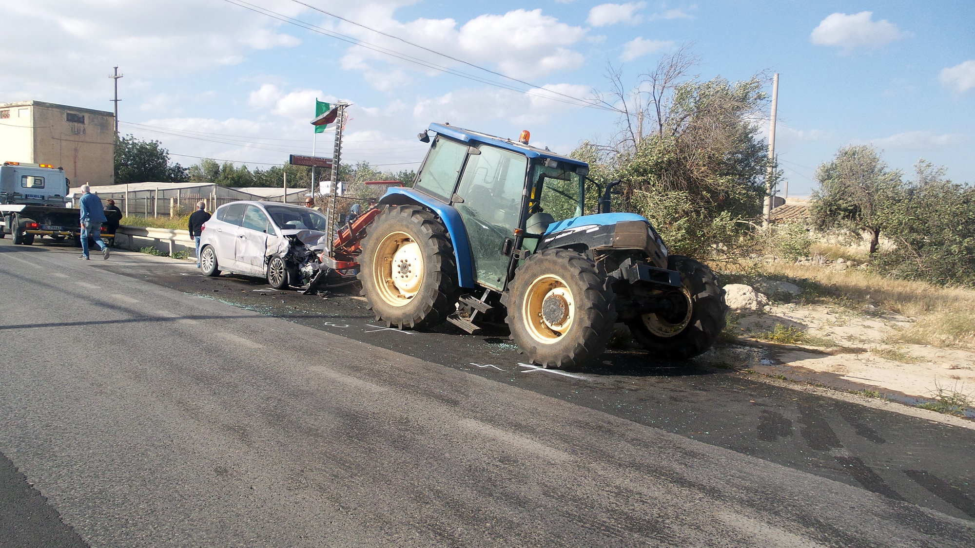  Incidente stradale sulla S.Croce-Marina: coinvolti un trattore e un’auto