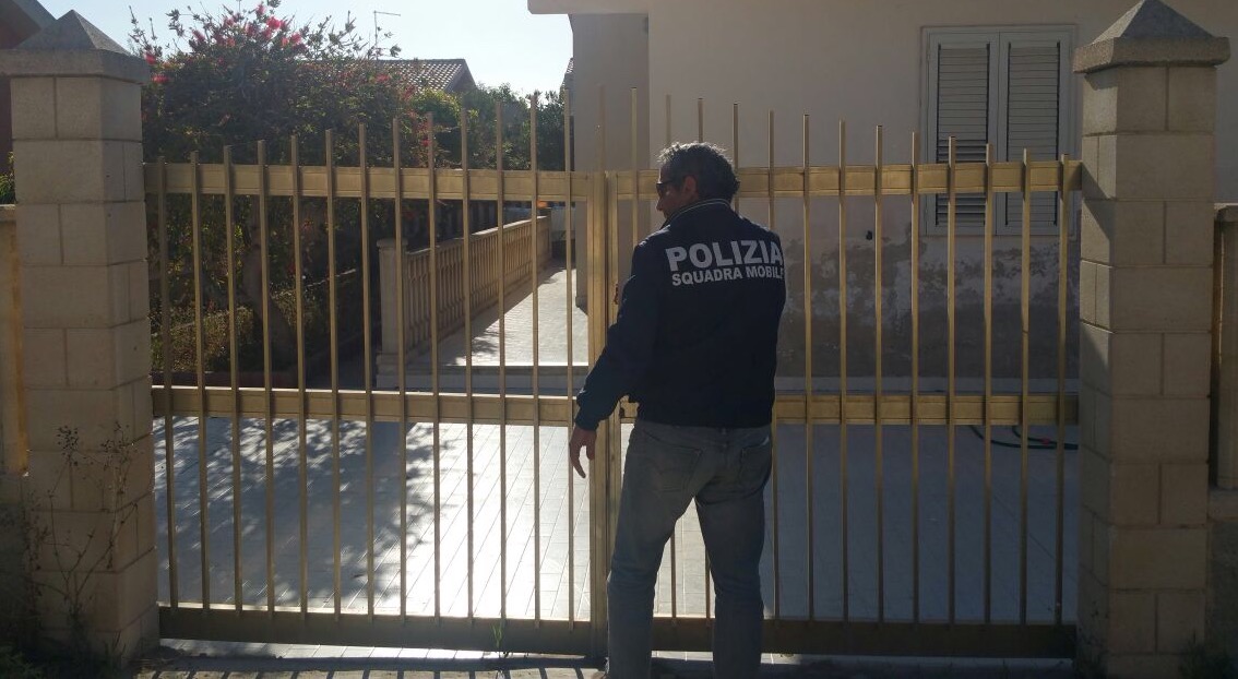  Pozzallo – La Polizia di Stato chiude un’altra “casa a luci rosse” in località Marina di Marza